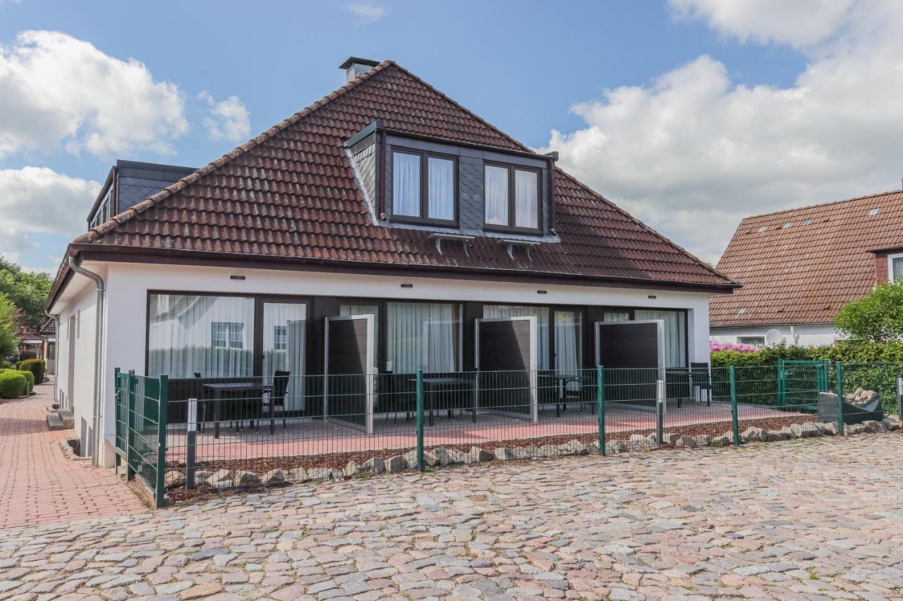 Nur 7 Gehminuten Zum Strand, Sehr Hochwertige Ferienwohnung Mit Terrasse In Ruhiger Lage, Inklusive Parkplatz Und Fahrradunterstellplatz Laesst Keine Wuensche Offen Scharbeutz Exterior photo