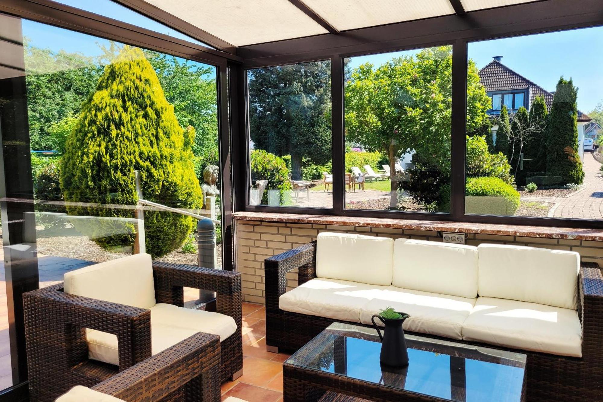 Nur 7 Gehminuten Zum Strand, Sehr Hochwertige Ferienwohnung Mit Terrasse In Ruhiger Lage, Inklusive Parkplatz Und Fahrradunterstellplatz Laesst Keine Wuensche Offen Scharbeutz Exterior photo