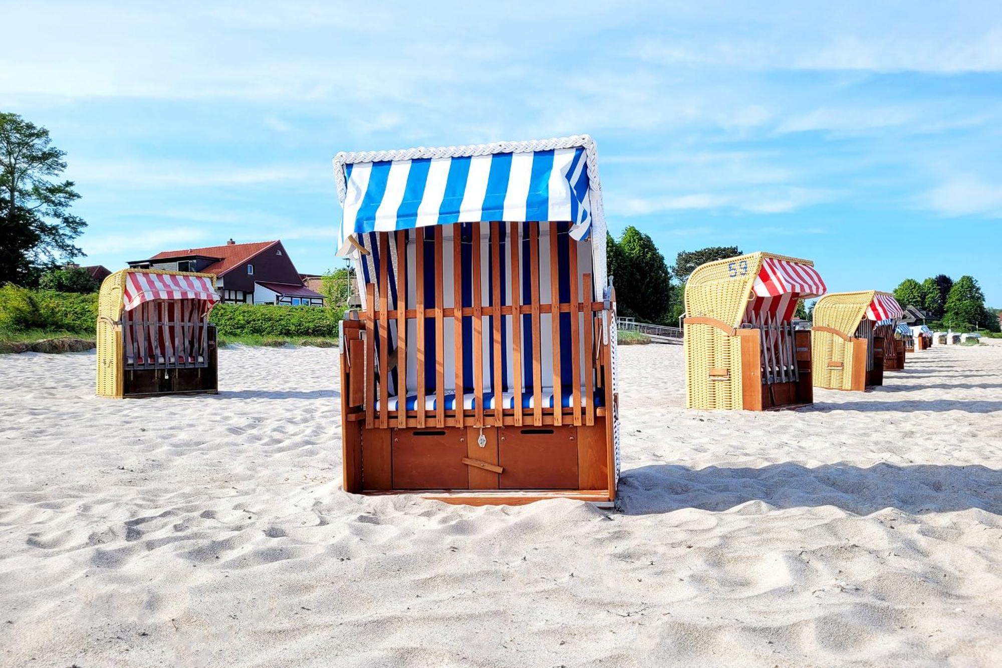 Nur 7 Gehminuten Zum Strand, Sehr Hochwertige Ferienwohnung Mit Terrasse In Ruhiger Lage, Inklusive Parkplatz Und Fahrradunterstellplatz Laesst Keine Wuensche Offen Scharbeutz Exterior photo