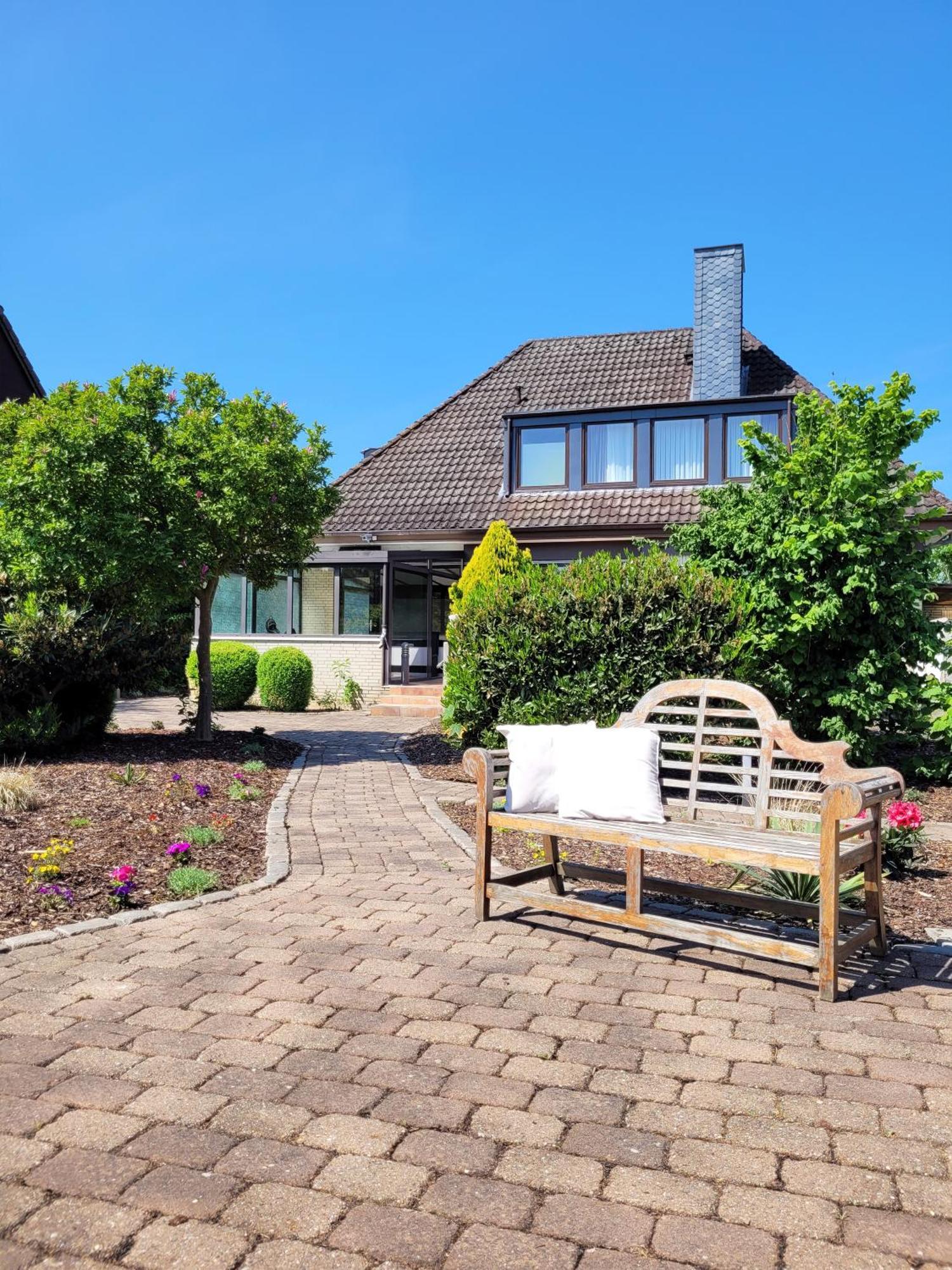 Nur 7 Gehminuten Zum Strand, Sehr Hochwertige Ferienwohnung Mit Terrasse In Ruhiger Lage, Inklusive Parkplatz Und Fahrradunterstellplatz Laesst Keine Wuensche Offen Scharbeutz Exterior photo